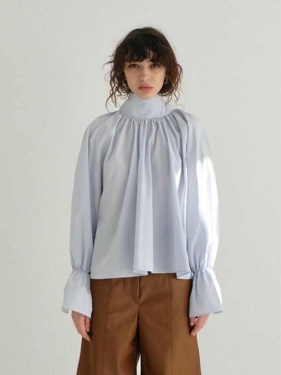 MAGGIE SHIRRED BLOUSE_BLUE